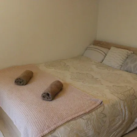 With Private Entrance And Free Parking *