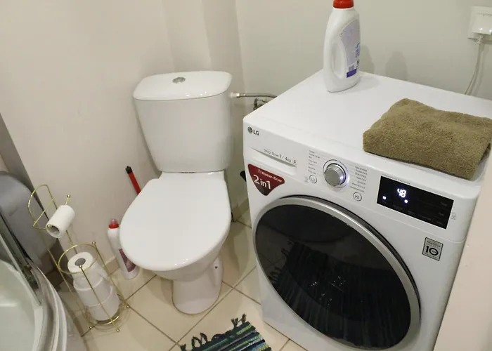 Lejlighed With Private Entrance And Free Parking *